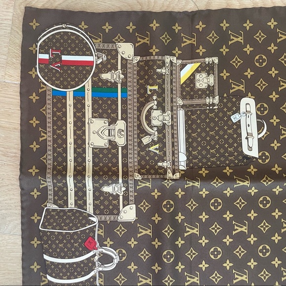 Louis Vuitton Monogram Brown Trunks Silk Square Scarf new without tags! - Picture 8 of 15